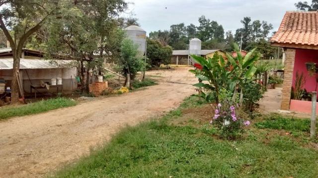 Chácara em Porangaba à Venda ( com 3 granjas montadas )